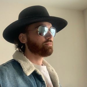 Meet your Posher, Justin